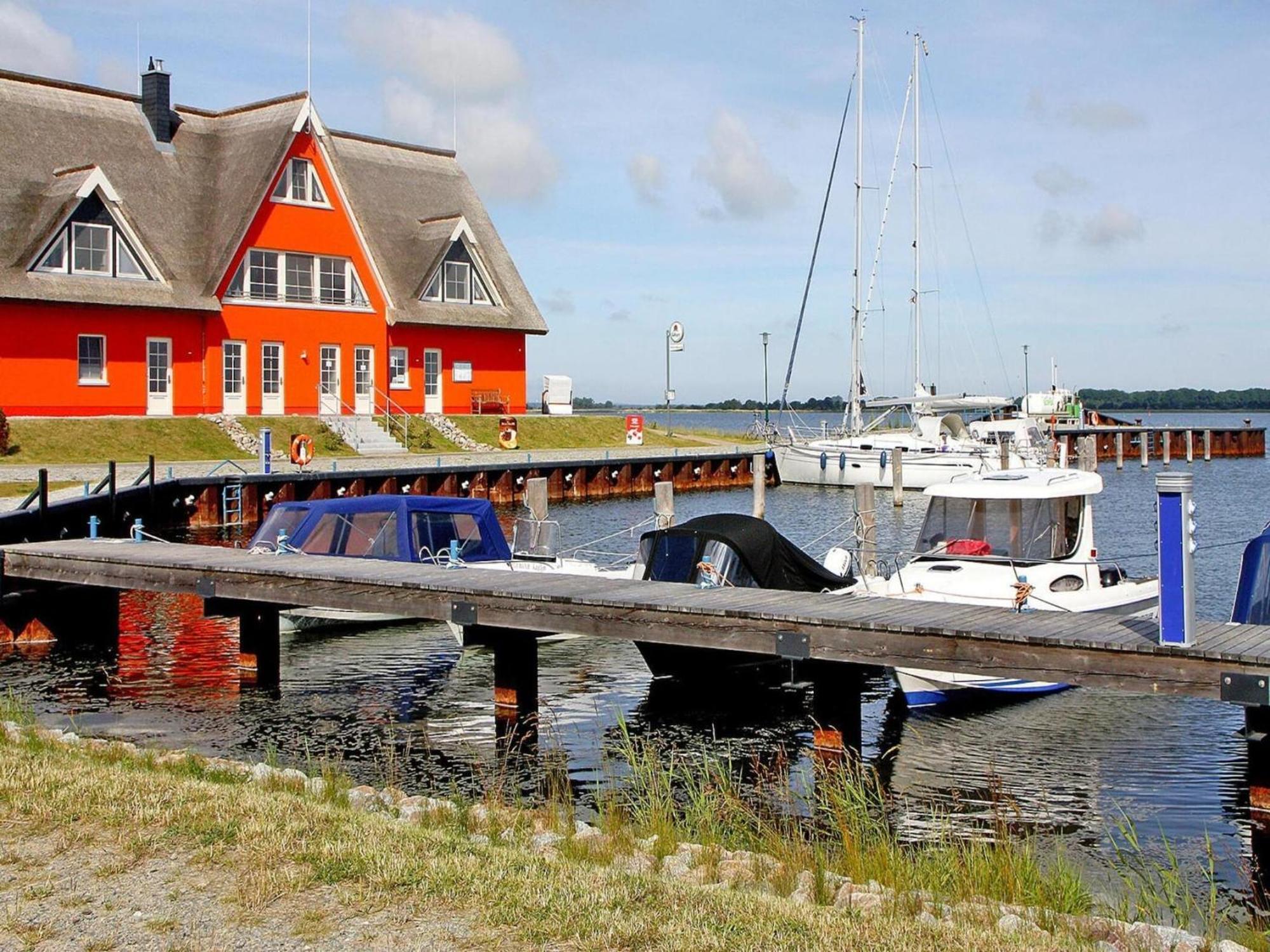 Ferienhaus Lotsenhaus Am Breetzer Bodden In Vieregge Exterior photo